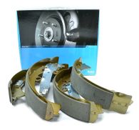 Kavo Rear Drum Brake Shoe Set KUN25 & KUN26 - with pull levers